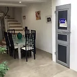 La Planque Nyaraló *